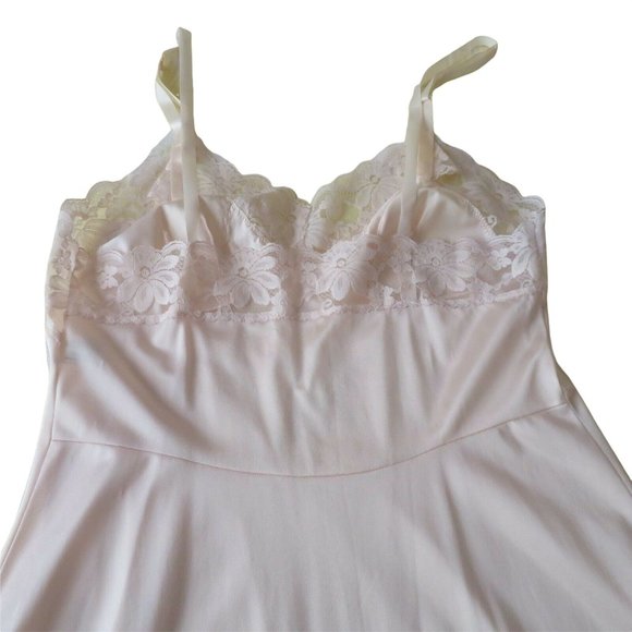 Vintage 70s Lorraine Beige Full Dress Slip Nylon Lace Glam Pin Up Lingerie USA - Picture 9 of 10
